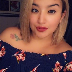 Meet your Posher, Stephanie